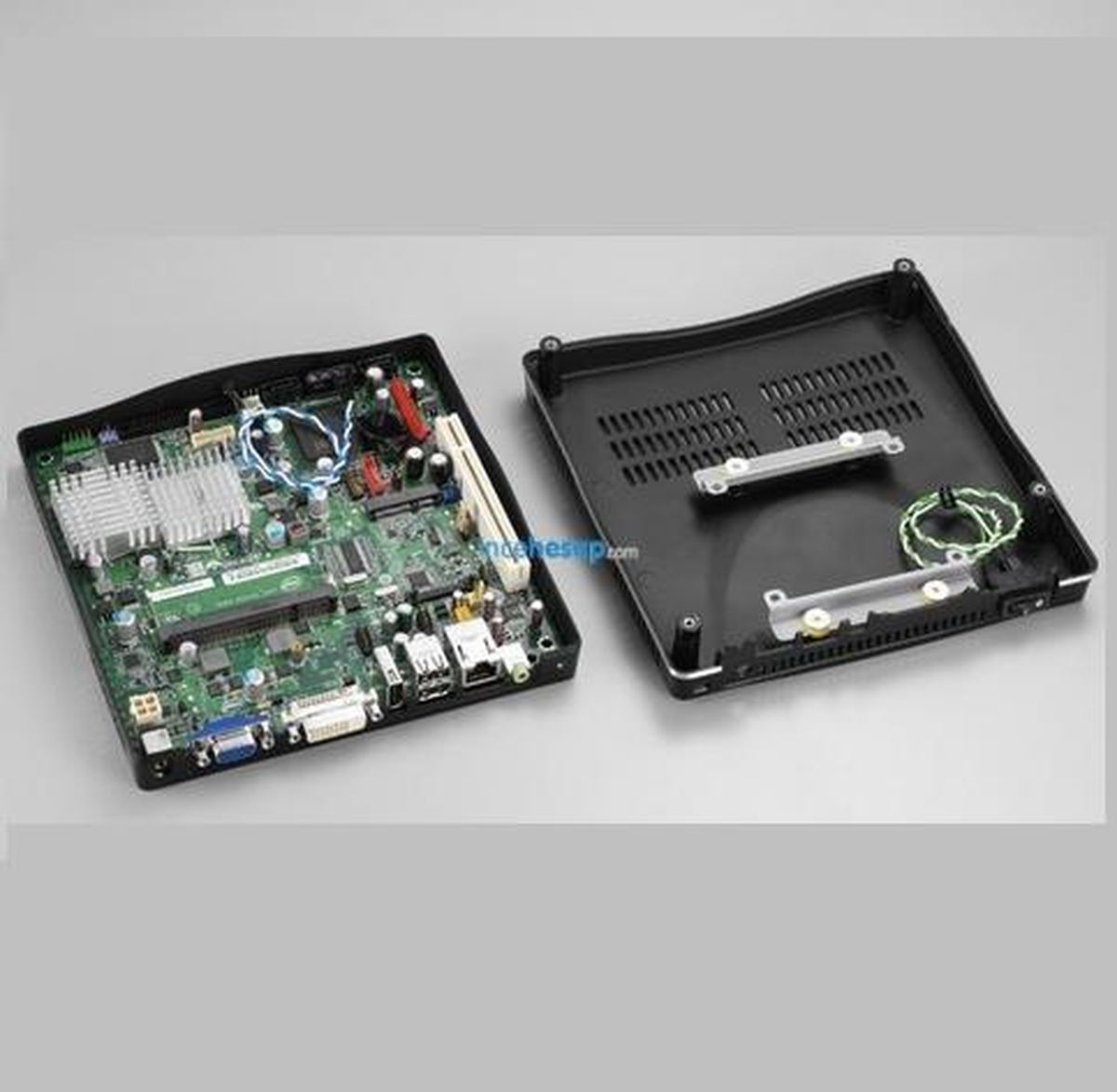 Merlıon 1610 Mını-Pc (Intel Atom Fansız)