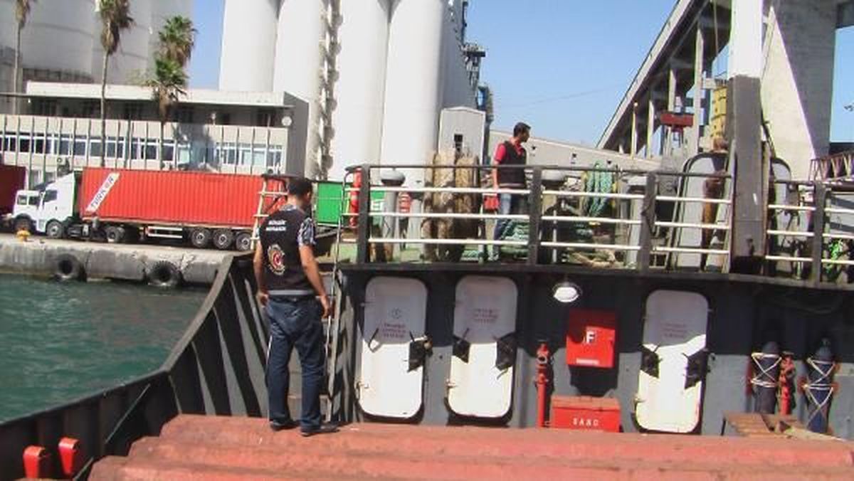 Mersin Limanı\'nda "Hayalet Gemi" Operasyonu