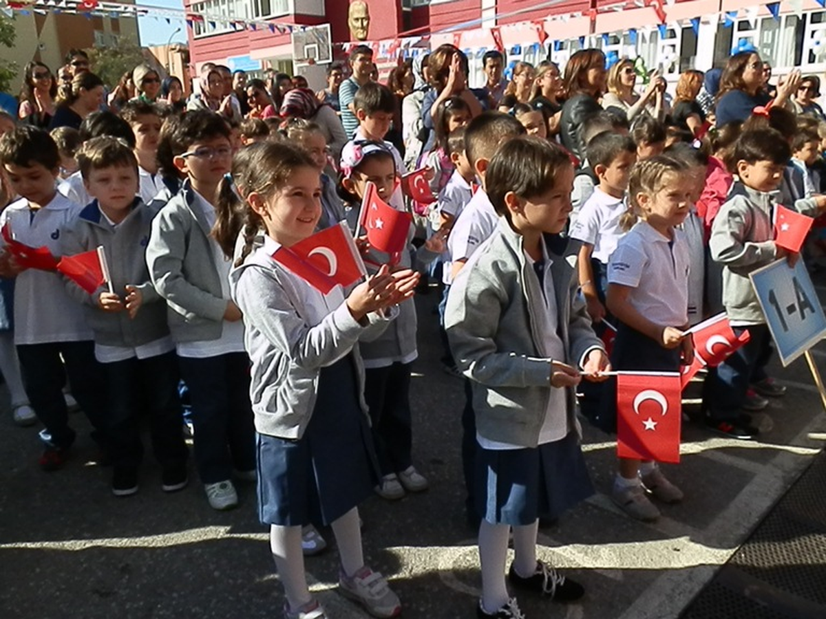 Minikler İçin Zil Çaldı