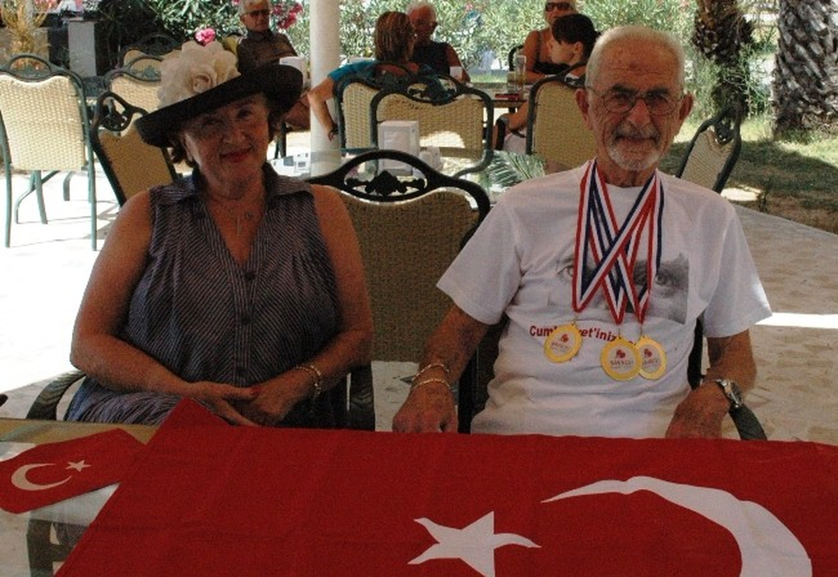 Naci Dede 3 Madalyon ile Türkiye\'ye Döndü