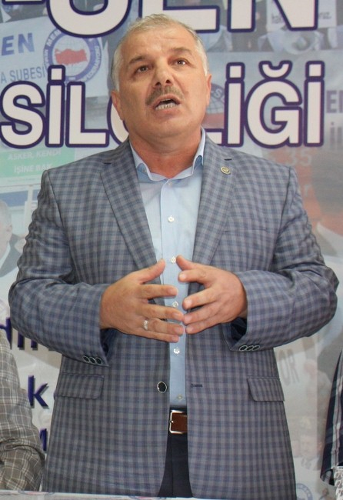 Şeker: "Darbe ve Darbecileri Lanetliyoruz"