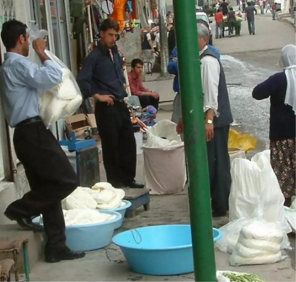 Siirt\'in Ticaret Merkezi Aydınlar Caddesi