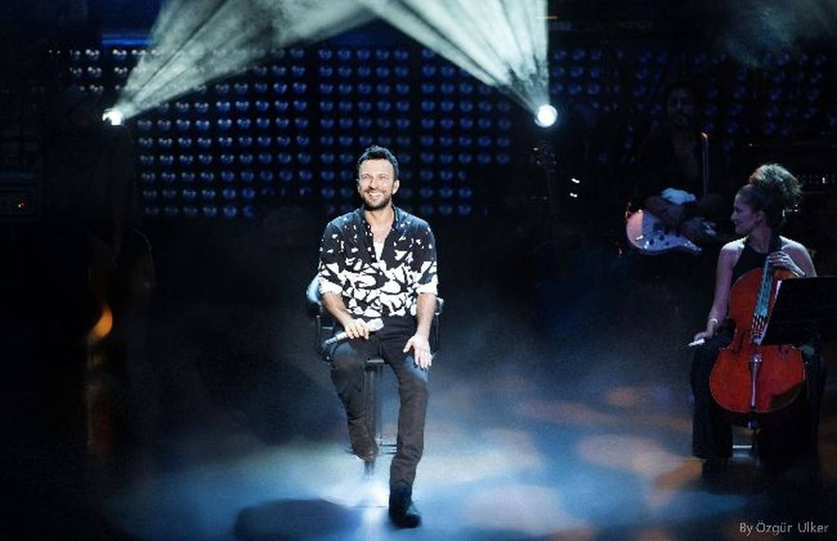 Tarkan, Seferihisar\'da Konser Verdi
