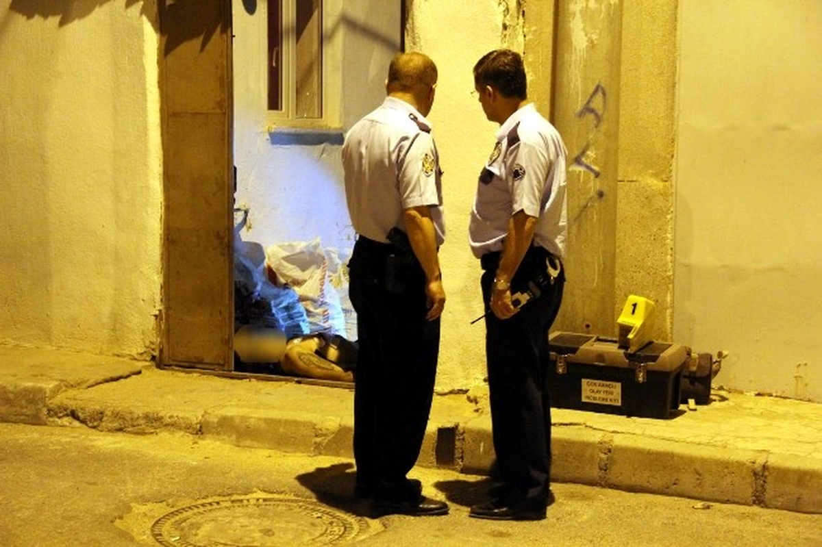 Tartıştığı Arkadaşını 12 Yerinden Bıçaklayarak Öldürdü