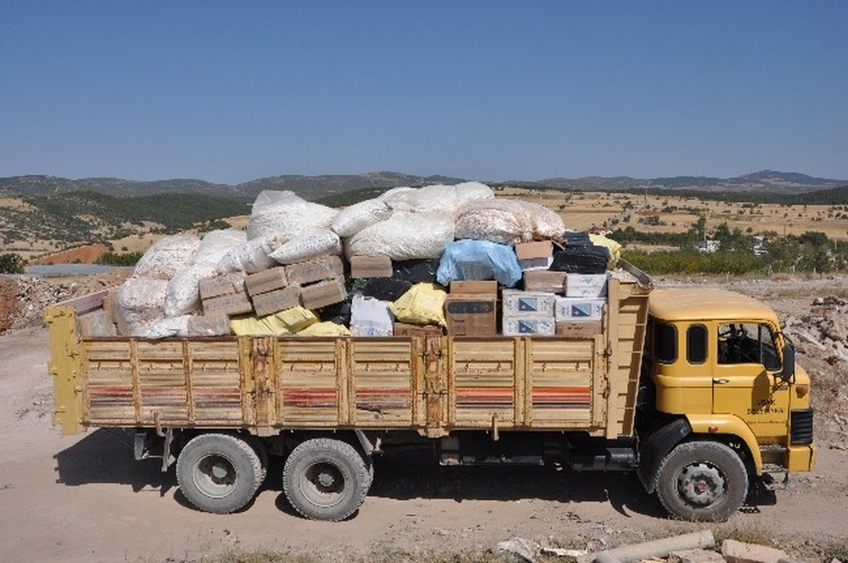 Uşak\'ta 155 Bin Paket Kaçak Sigara İmha Edildi