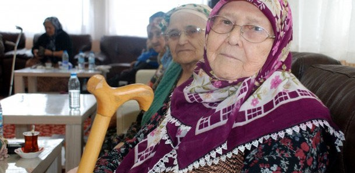 Yaşlılar Huzurevinde Yaşamaktan Memnun