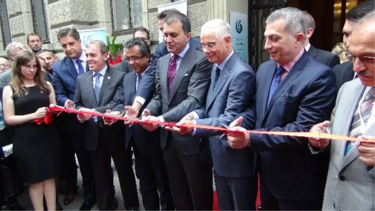 Yunus Emre Türk Kültür Enstitüsü Budapeşte\'de Açıldı