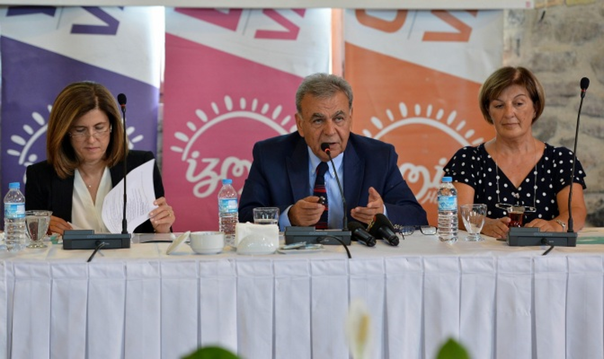 4. Yıl Pastasını Kesip 6 Ay Ara Verdiler