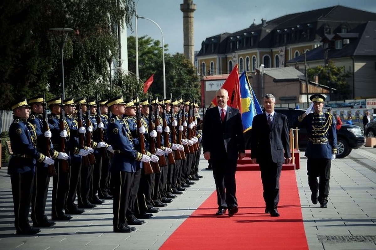 Arnavutluk Başbakanı Rama İlk Yurtdışı Gezisini Kosova\'ya Düzenledi
