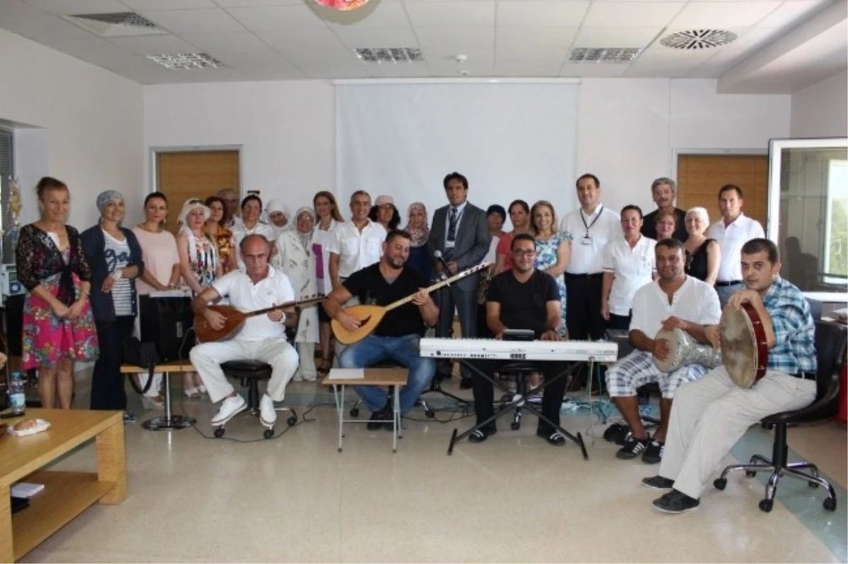 Aü Hastanesi\'nde Tedavi Gören Kemoterapi Hastaları Konsere Hazırlanıyor
