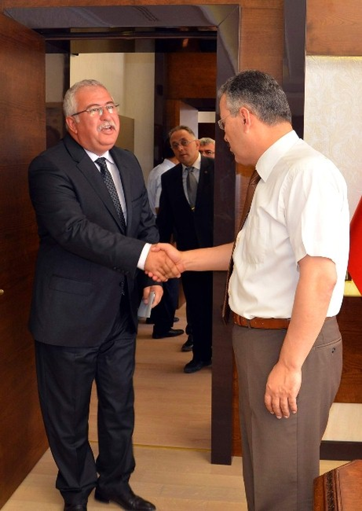 Aydınlı Şoförler ve Otomobilcilerden Vali Ayyıldız\'a Ziyaret