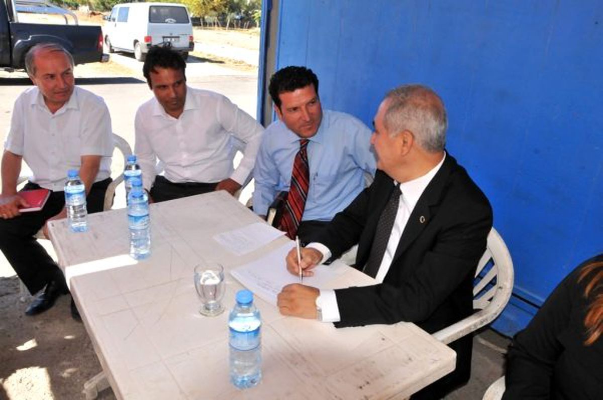Başkan Gezilerine Yeşilyurt Mahallesi\'nde Devam Etti