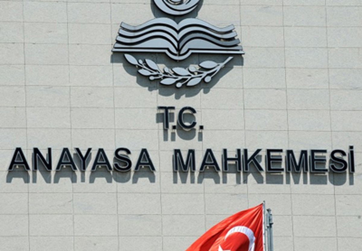 Büyükşehir Belediyesi Kanunu\'na Kısmi İptal