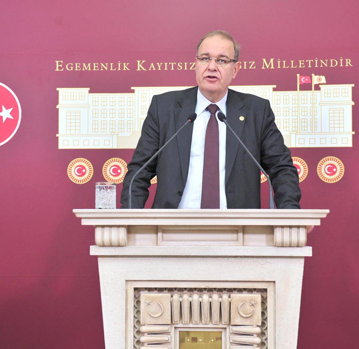CHP\'li Öztrak: Hübris Sendromundan Muzdarip Başbakan