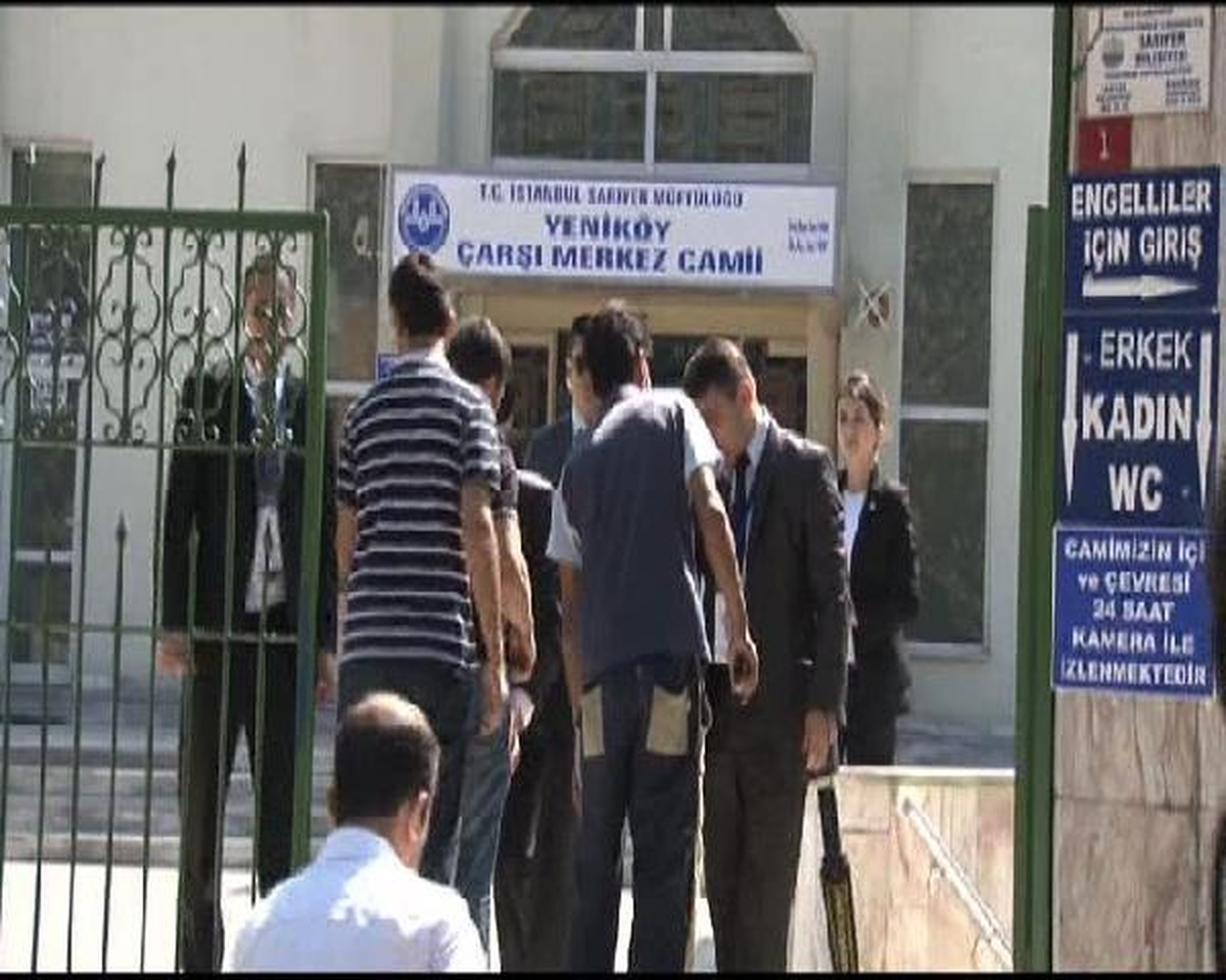 Cumhurbaşkanı Gül, Cuma Namazını Yeniköy\'de Kıldı