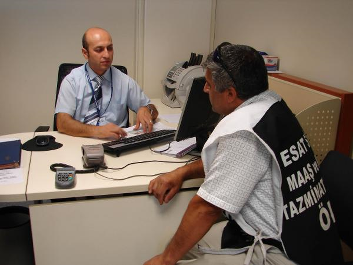DEBA İşçileri Bankada Eylem Yaptı