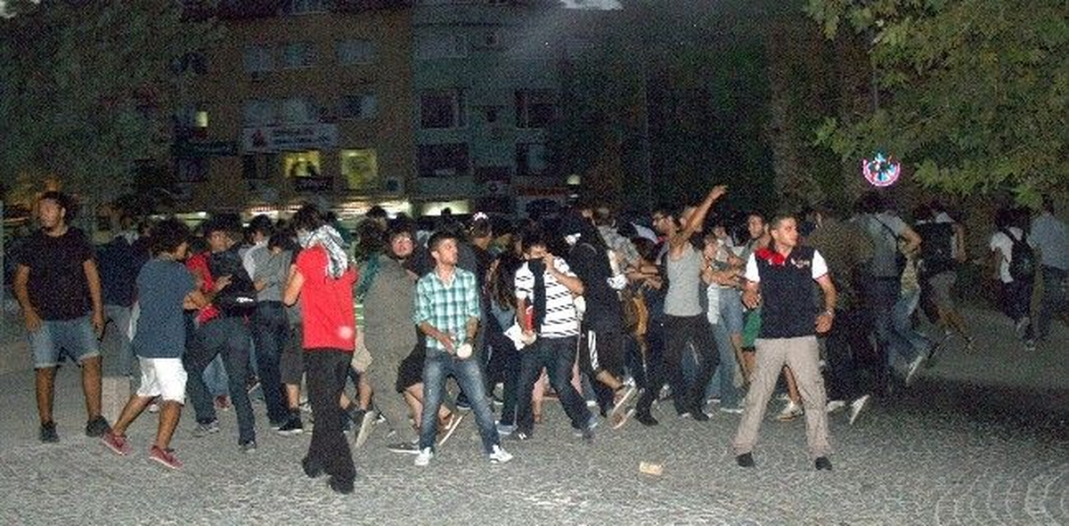 Denizli\'deki İzinsiz Gösteri