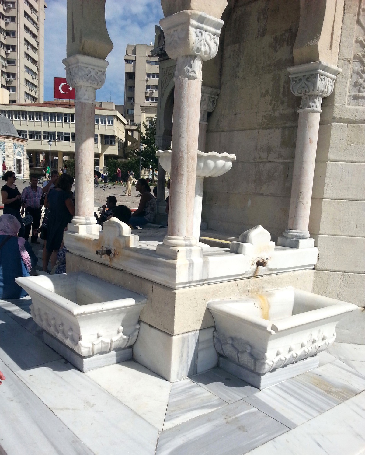 İzmir\'in Simgesi Tarihi Saat Kulesinden Hırsızlık İddiası