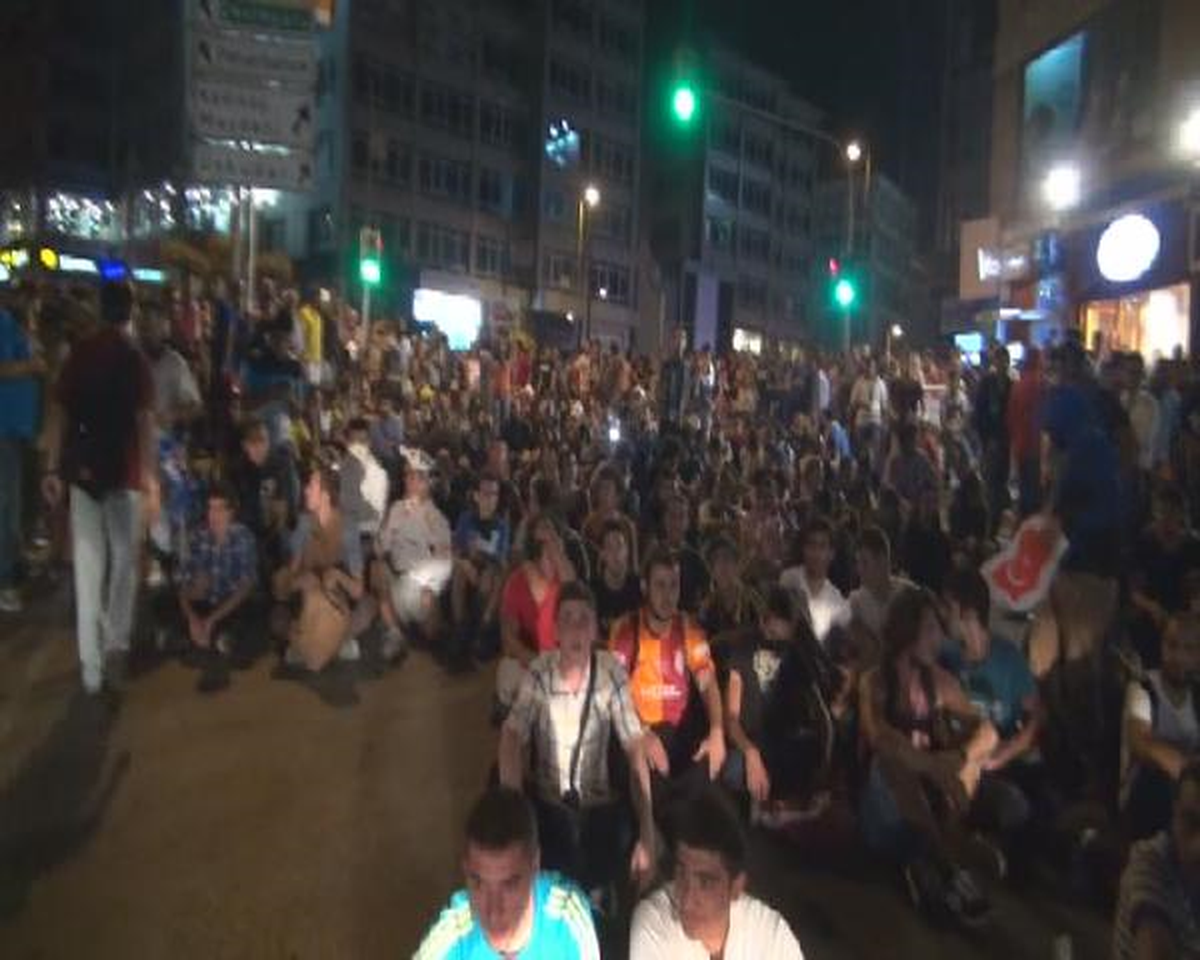 Kadıköy\'de "Ahmet Atakan" Eylemine Polis Müdahalesi
