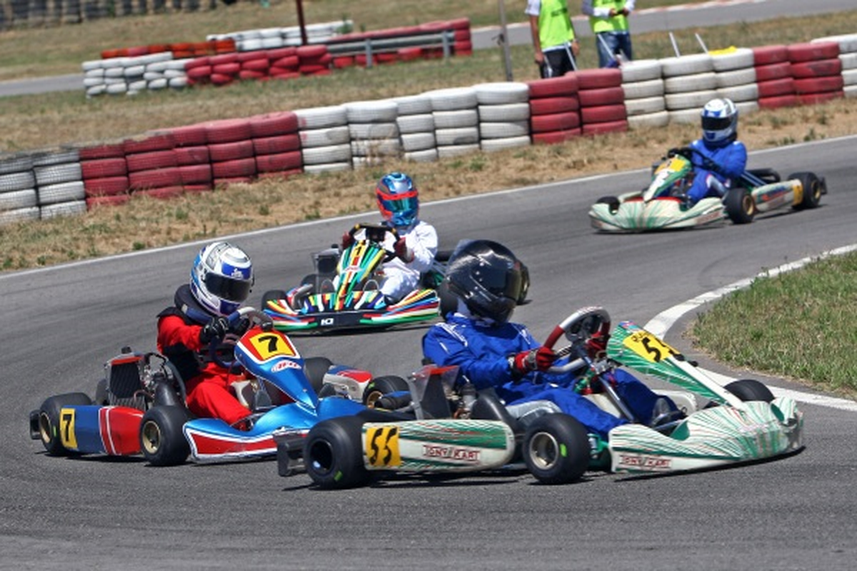 Karting Mücadelesi Körfez\'de Devam Ediyor