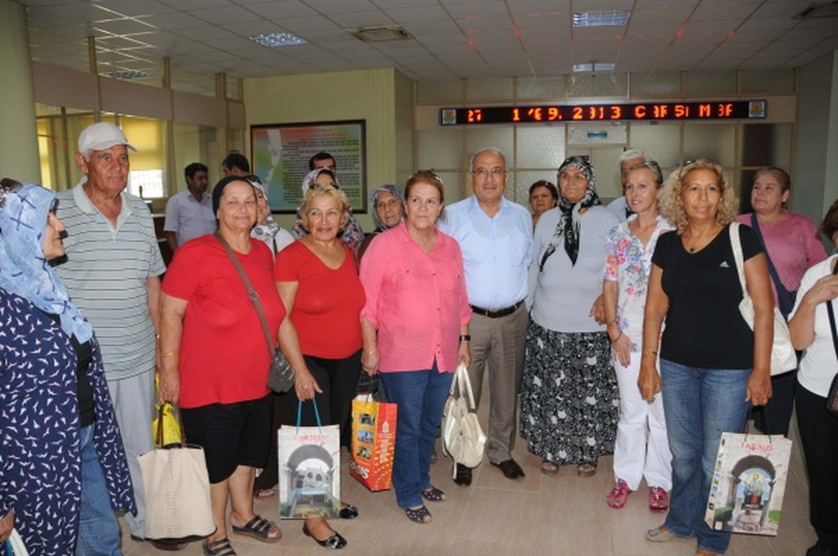 Mezitli\'den Bir Grup Bayan Belediyenin Hizmetlerini Yerinde İnceledi