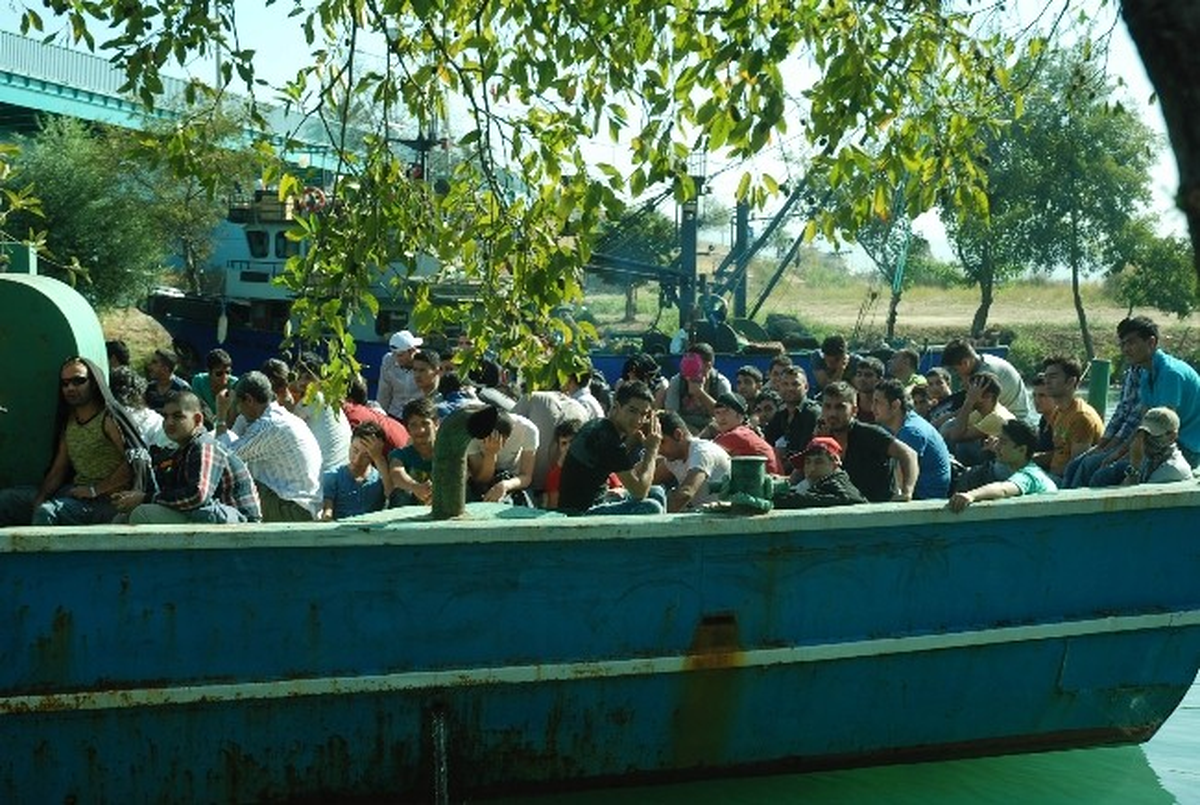 Mültecilerin Hayalleri Beş Mil Açıkta Sona Erdi