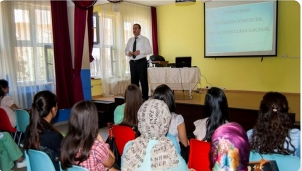 Mustafakemalpaşa\'da Yeni Öğretmenler Görevlerine Başladı