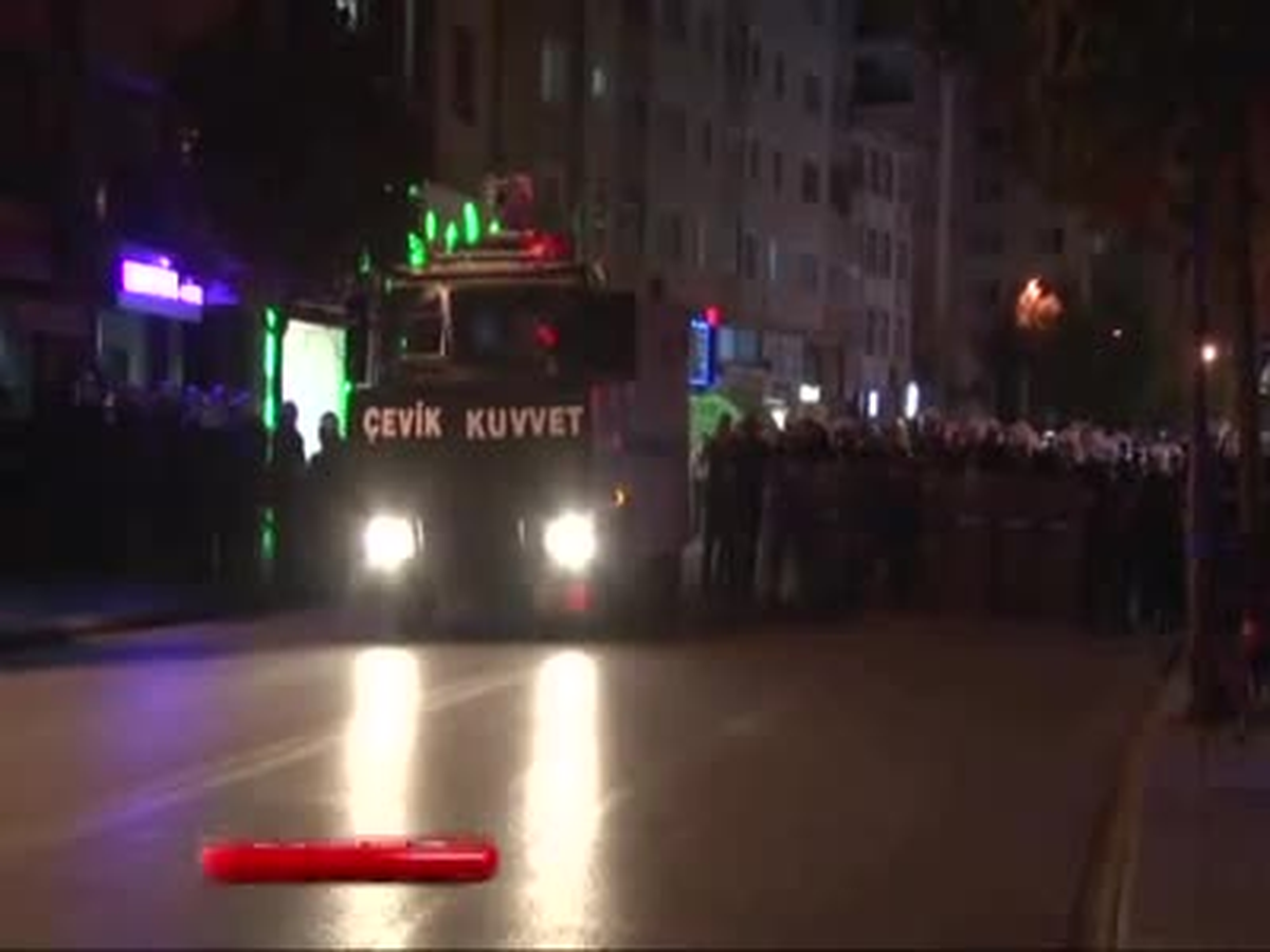 Polis Karşılık Vermeyince Eylemi Sonlandırdılar