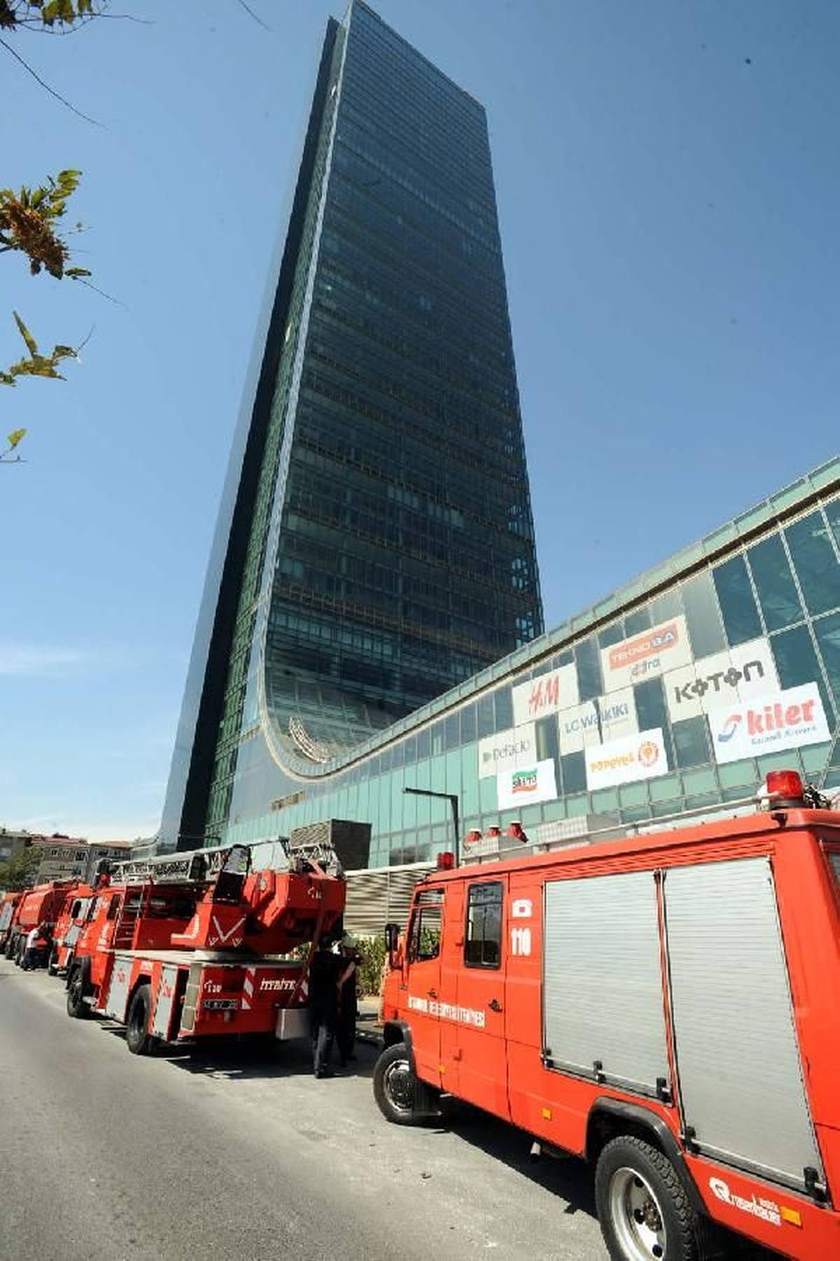 Sapphire Çarşı\'dan "Yangın" Açıklaması Açıklaması