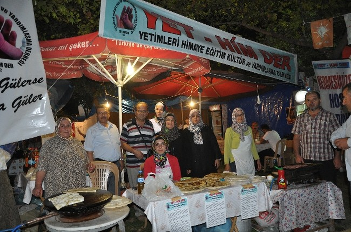 Somalı Yetimler İçin Çalışıyorlar