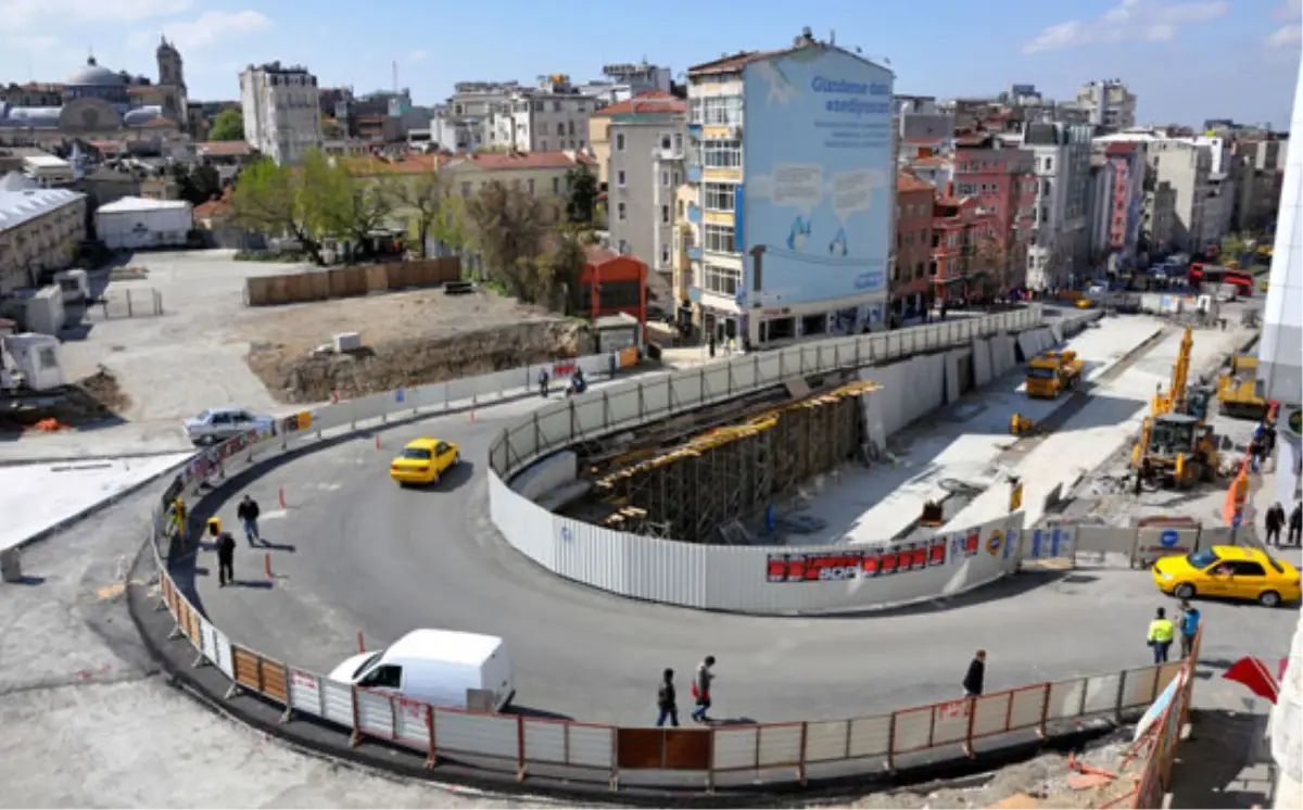 Taksim Altgeçiti Hizmete Açıldı