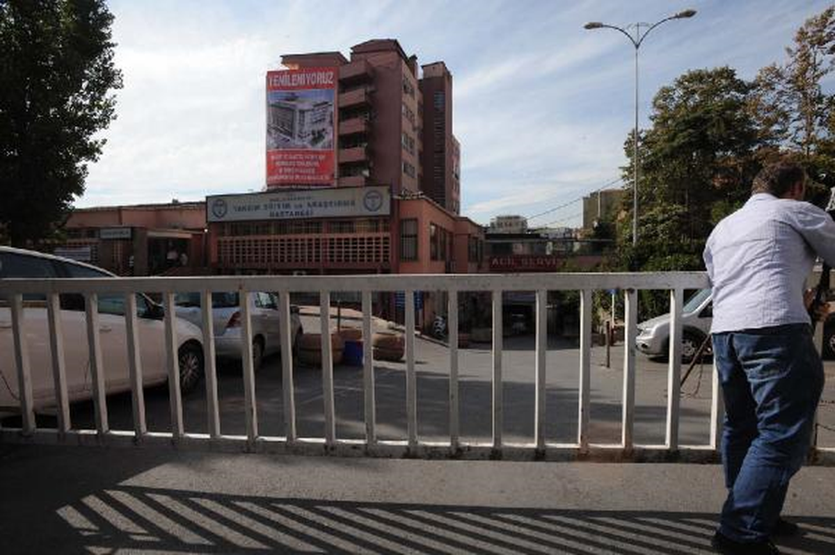 Taksim Eğitim ve Araştırma Hastanesi\'nin Kapısında Kaldılar