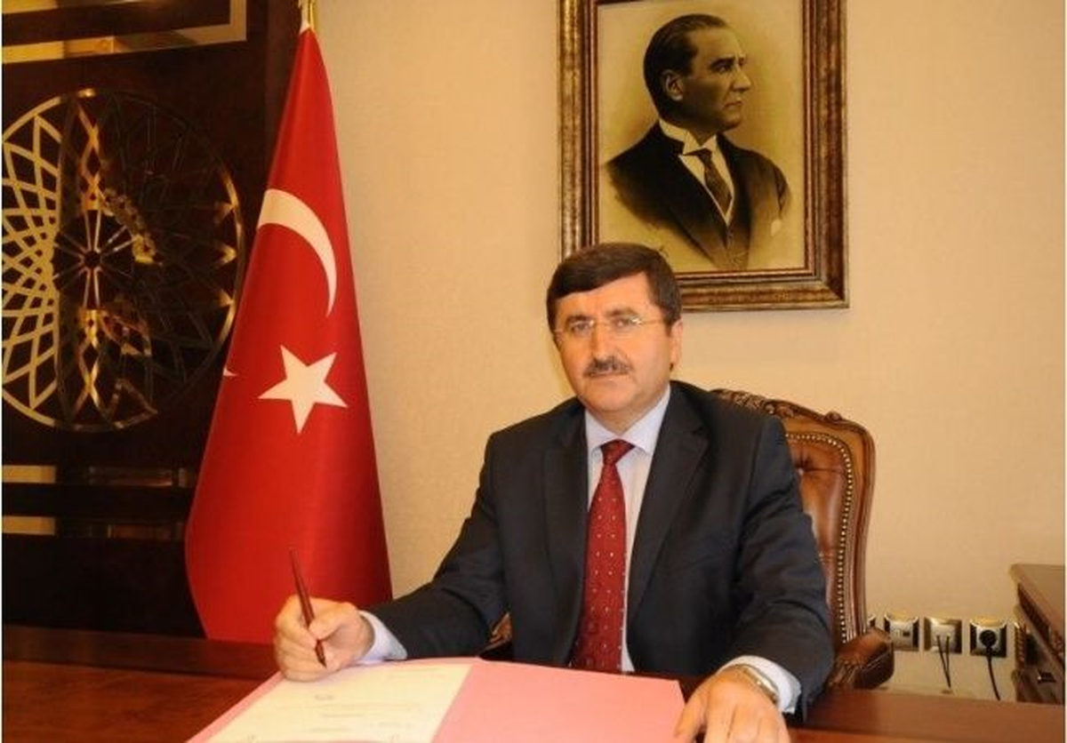 Trabzon Sanatevi Üyeleri Vali Öz\'ü Ziyaret Etti