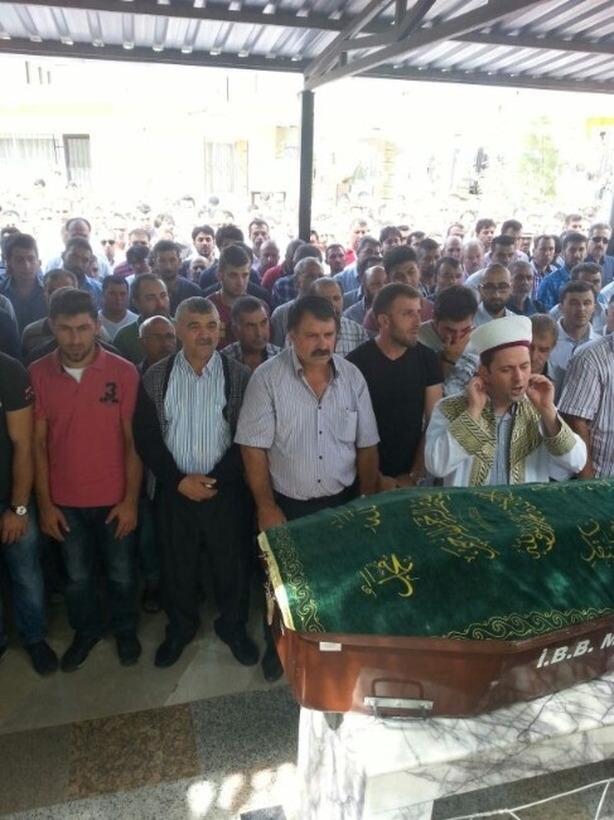 Yaşlı Kadın ve Torunu Gözyaşlarıyla Toprağa Verildi