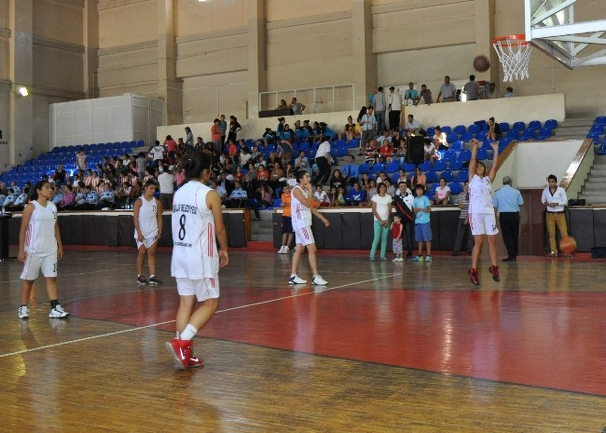 \'Yedi Bölge Yedi Renk, Gökkuşağı Bayanlar Basketbol Turnuvası\' Sona Erdi