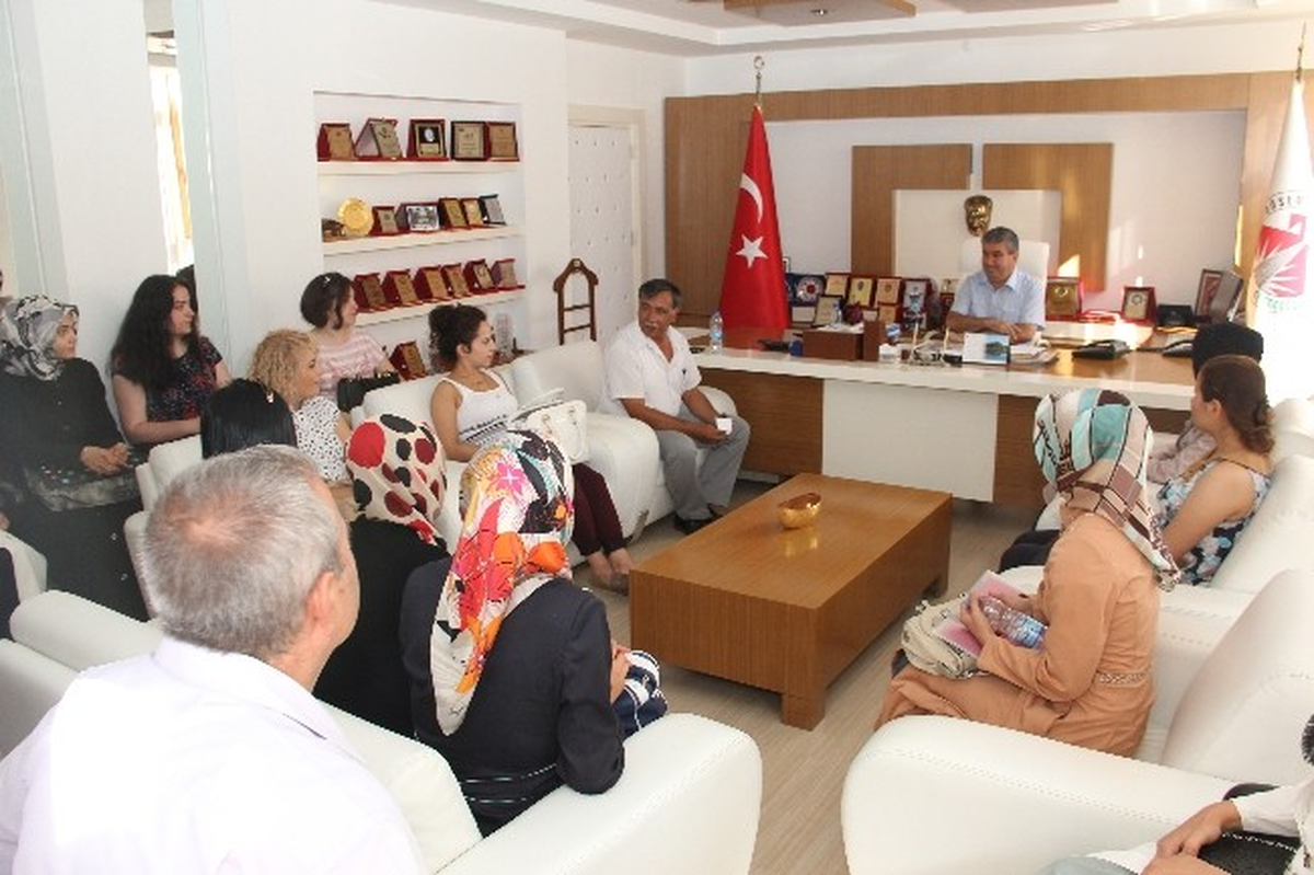 Yeni Atanan Öğretmenler Başkan Tursun\'u Ziyaret Etti