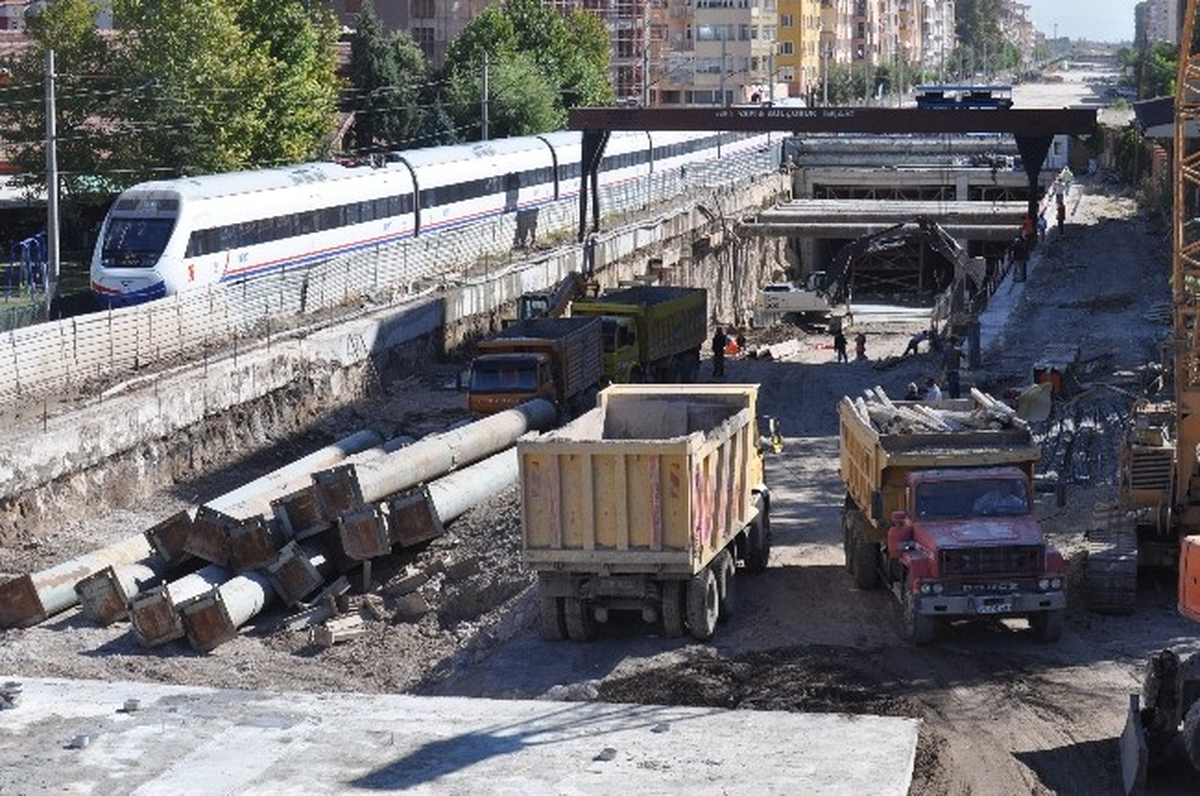 Yht Hat Çalışmalarını Yetiştirme Çalışmaları Devam Ediyor