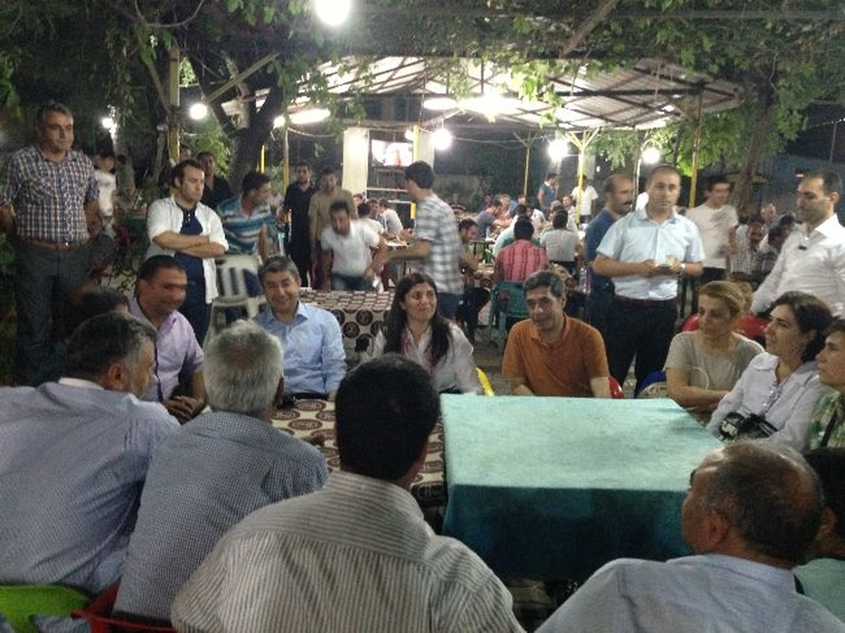 AK Parti\'li Beyaz\'dan Hani ve Kocaköy İlçelerine Ziyaret