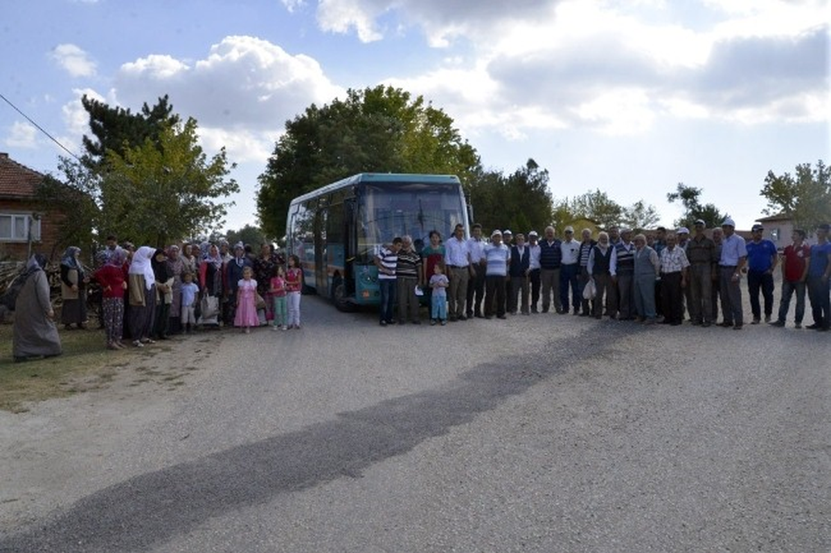Atalantekke ve Tekeciler Köylerinde Otobüs Sevinci
