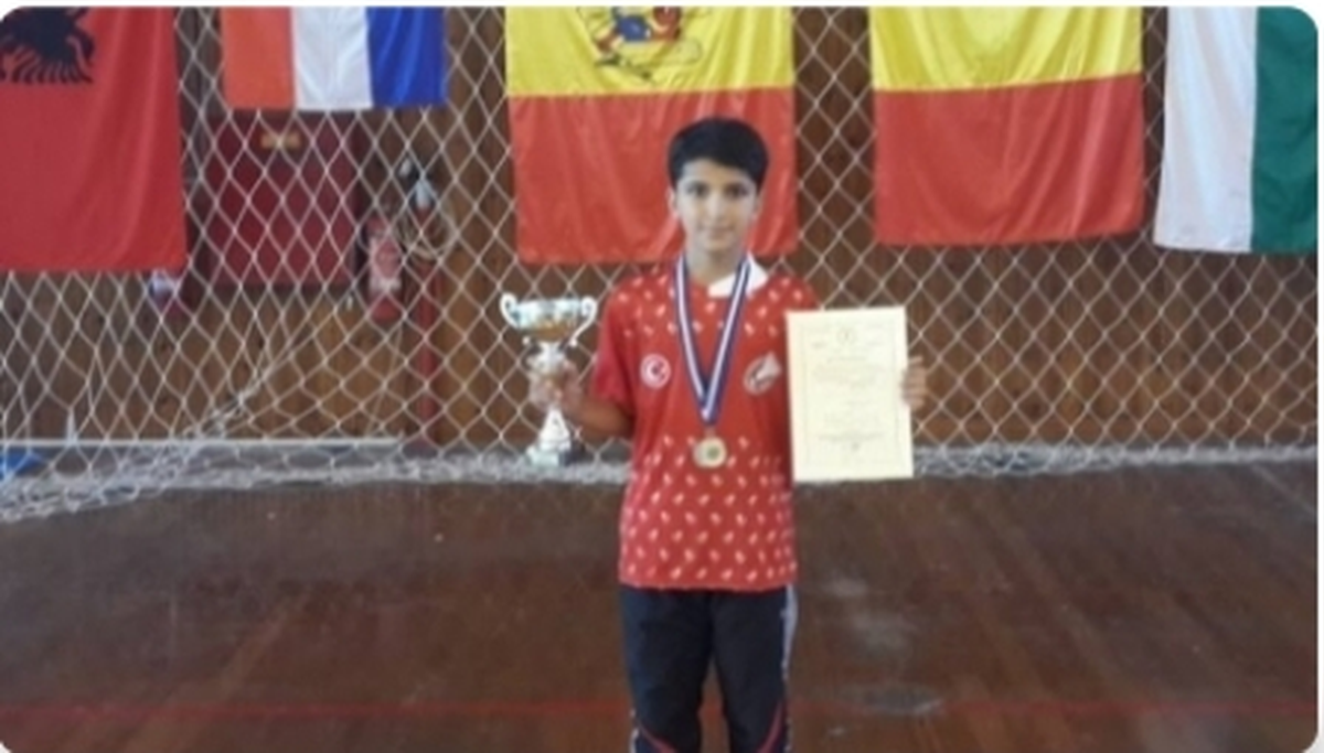Bafra\'dan Badminton Balkon Şampiyonu Çıktı