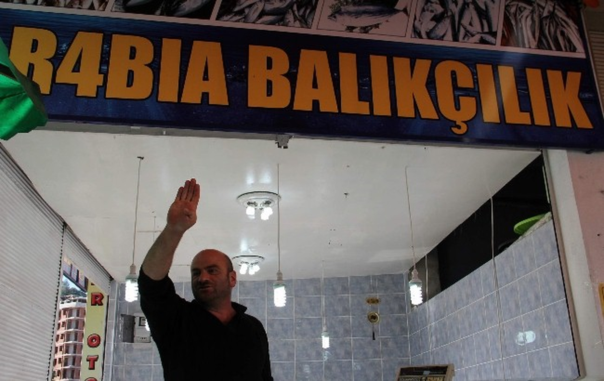 Balıkçı Dükkanına R4bia İsmini Verdi