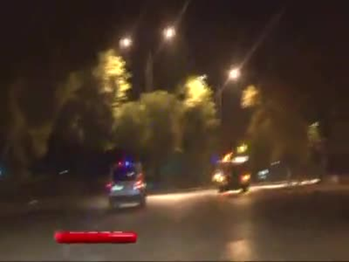 Alışveriş Merkezini Soyan Hırsızlar Polisten Kaçtı