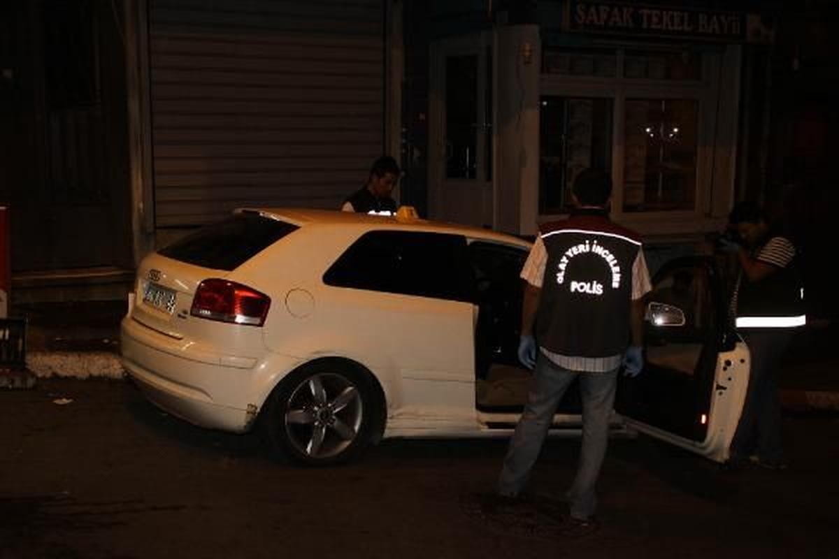 Beyoğlu\'nda Polise Silahlı Saldırı