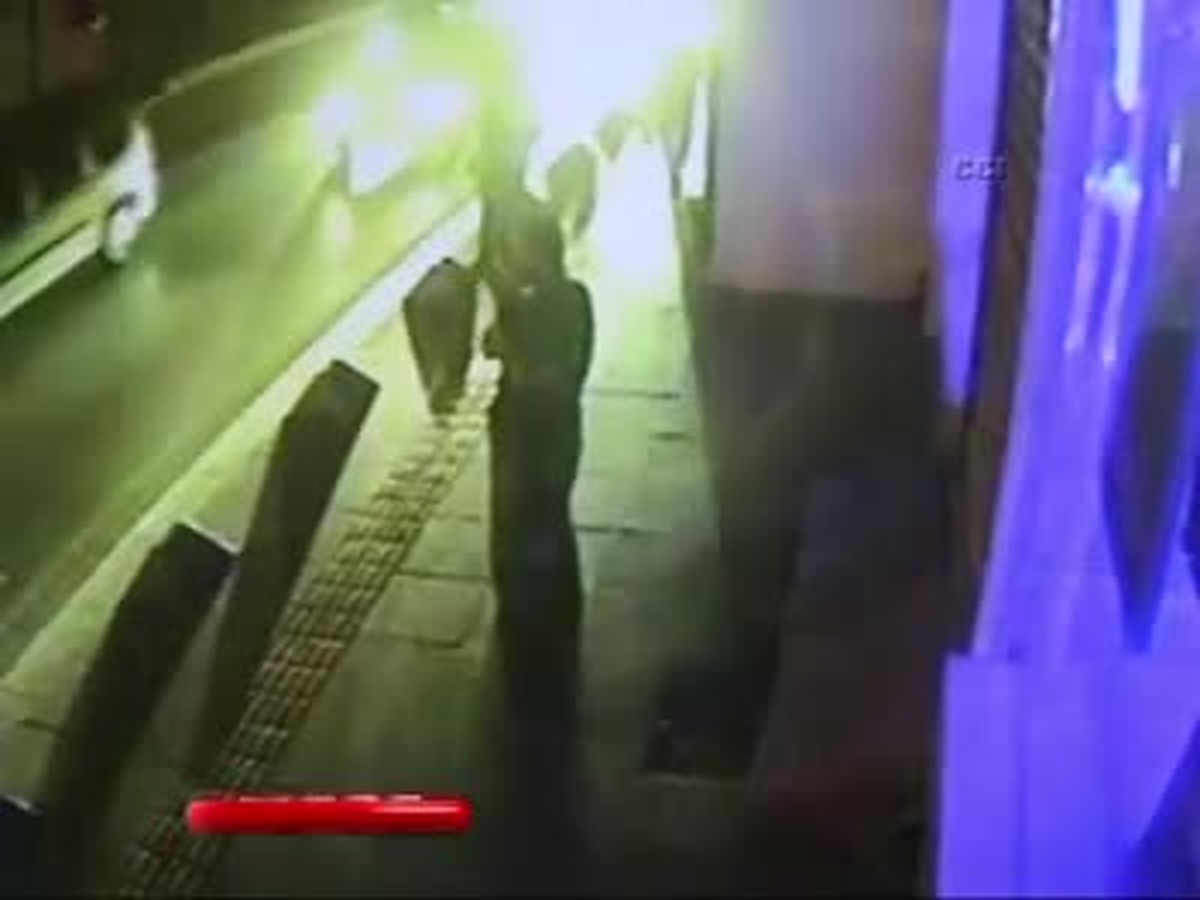 Beyoğlu\'ndaki Binanın Çökme Anında Yaşanan Panik Kamerada