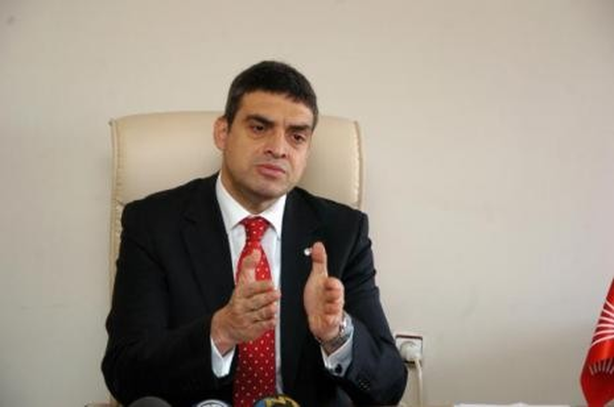 CHP\'li Oran: Polislerin Müdahale Araçları Arasında Taş Bulunmakta Mı?
