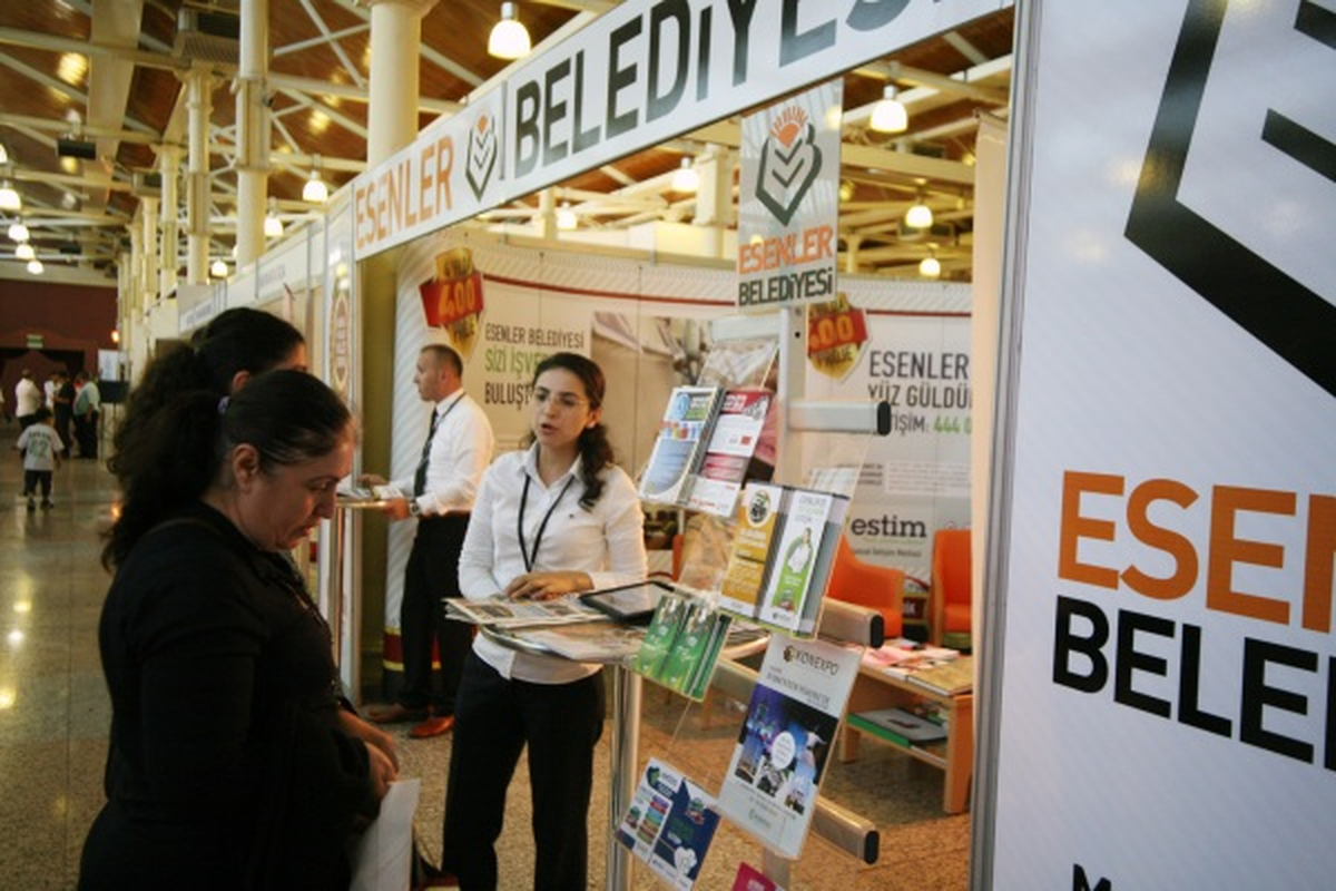 Esenler Belediyesi Stant Açtı