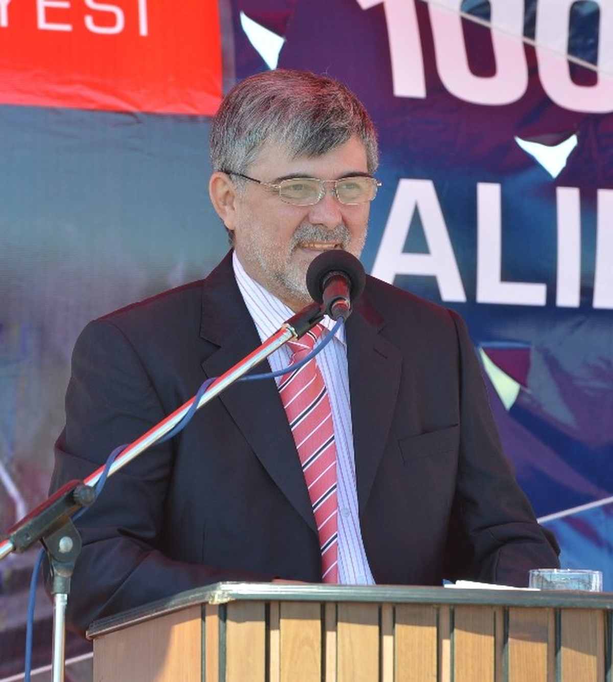 İzmir\'e 100 Yeni Körüklü Otobüs Geliyor