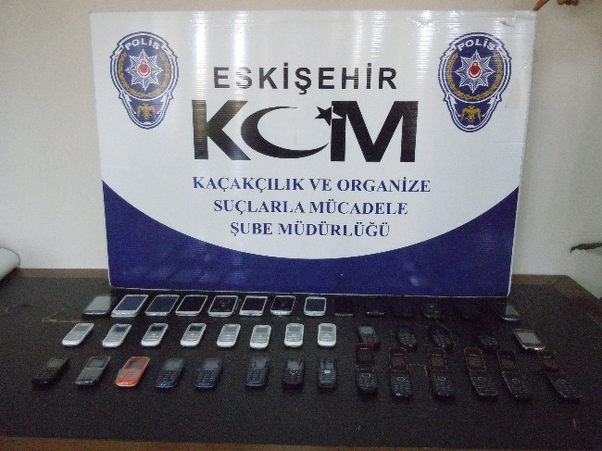 Kaçak Telefon Geçit Yok