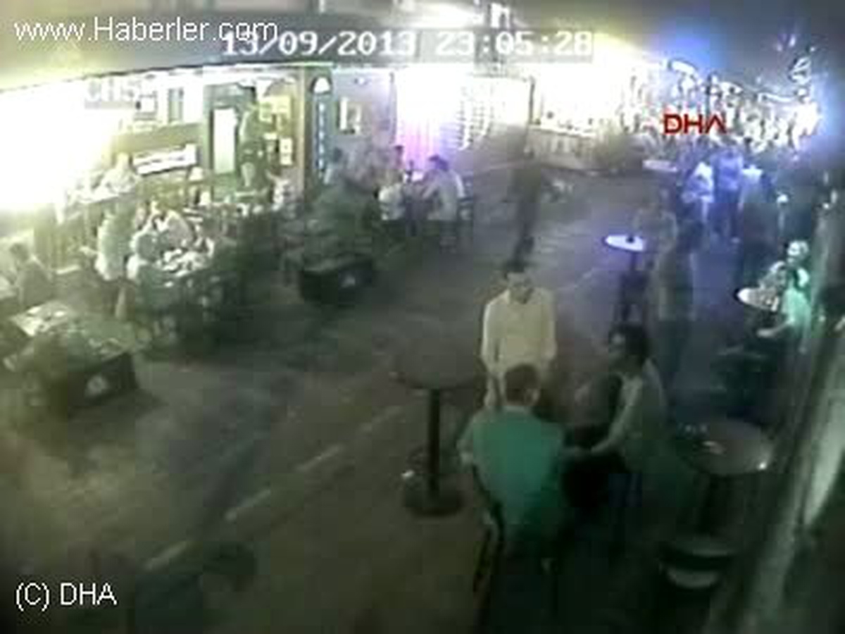 *kadıköy\'de Kalp Krizi Geçirerek Hayatını Kaybeden Serdar Kadakal, Polisin Kullandığı Gazdan...