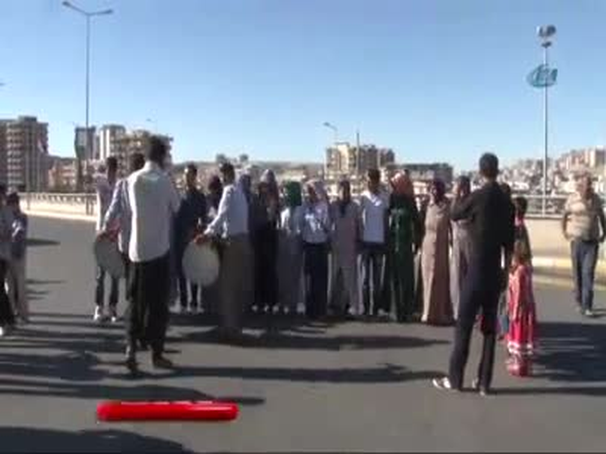Şanlıurfa\'da Gençler Askere Uğurlandı